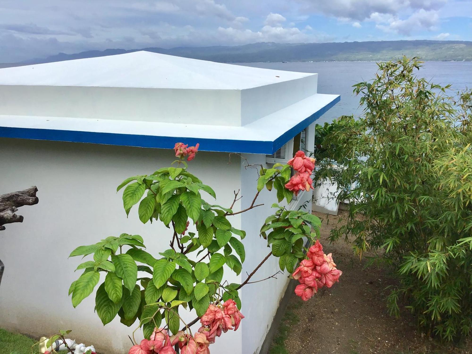 1888 Beach Resort Dumaguete City Kültér fotó